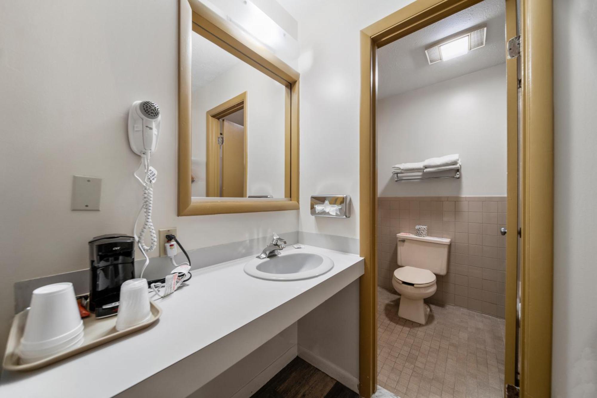 Executive Inn Cass City Номер фото